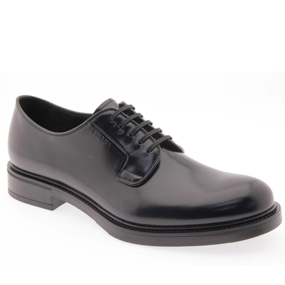 Prada men’s derby shoes brushed leather size US 9,5 EU: 7,5
retail price: 1200